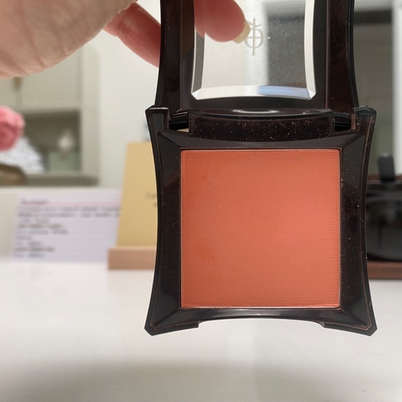 Illamasqua Blush - Lover - Picture 2 of 5